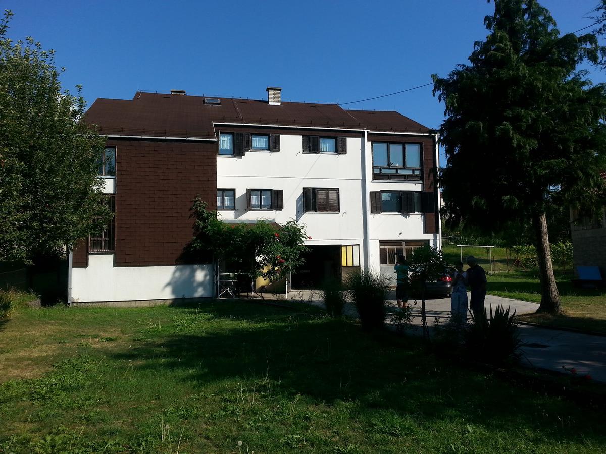 Guesthouse Trikic Drvar Exterior foto