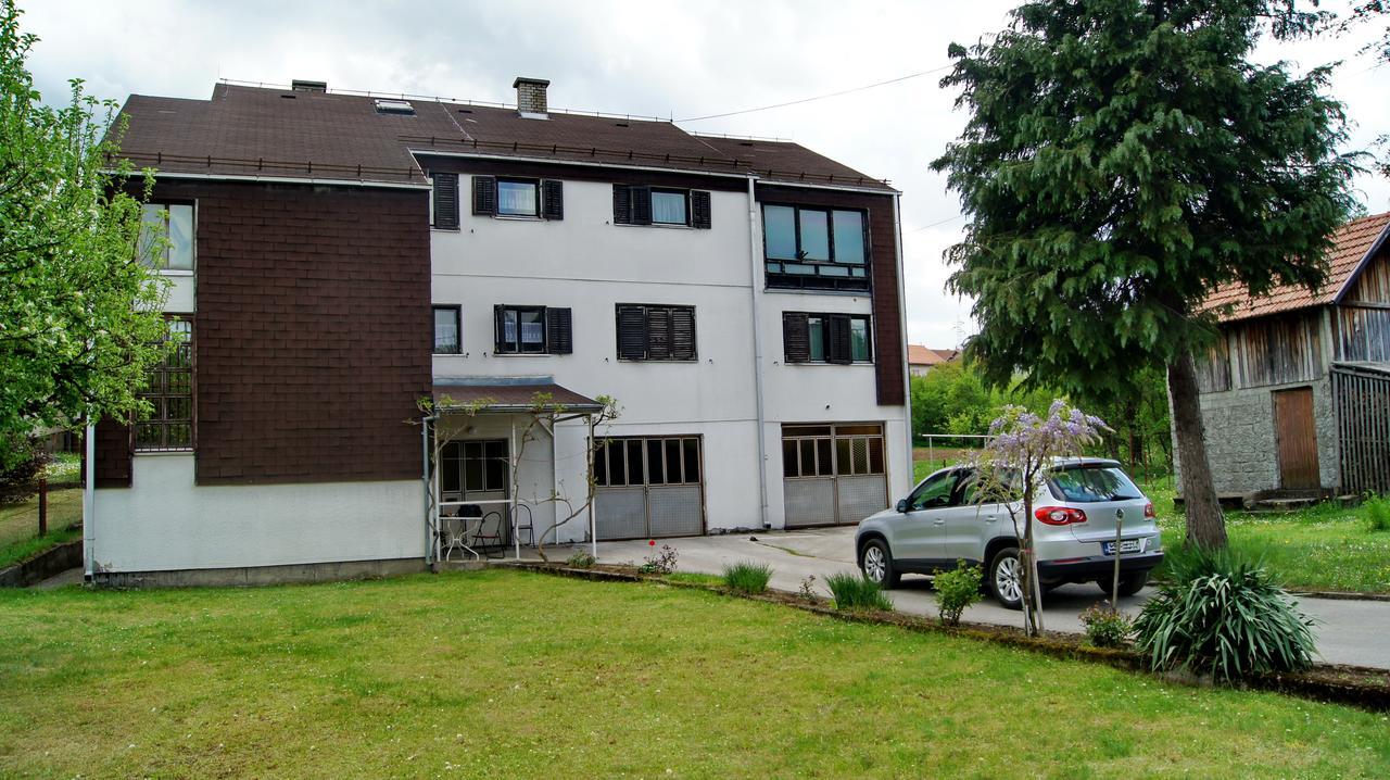 Guesthouse Trikic Drvar Exterior foto